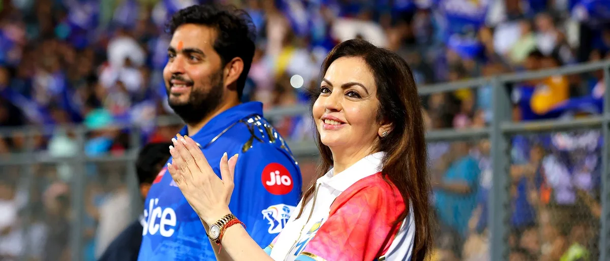 Image of Nita Ambani cheering Mumbai Indians