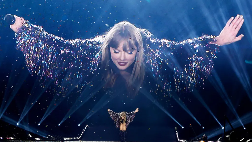 Image of Taylor Swift Bowing Down