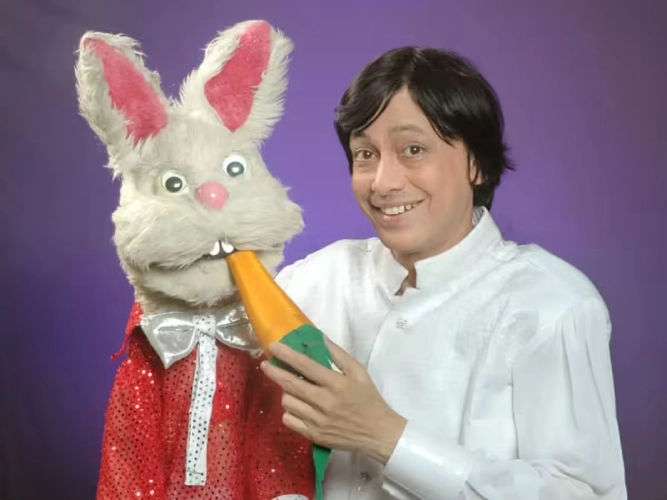  A ventriloquist with a bunny rabbit 