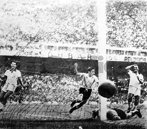 A black and white image of the winning goal from the 1950 World Cup match between Uruguay and Brazil 